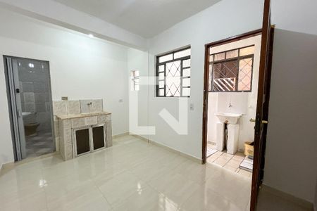 Sala/Cozinha de casa para alugar com 1 quarto, 35m² em Vila Pereira Barreto, São Paulo