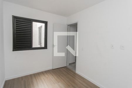 Quarto 1 de apartamento para alugar com 2 quartos, 30m² em Guaiauna, São Paulo