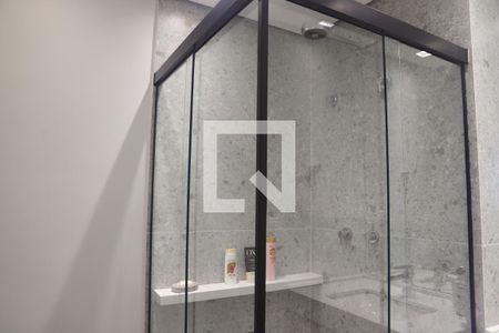 Banheiro de kitnet/studio para alugar com 0 quarto, 23m² em Vila Mariana, São Paulo