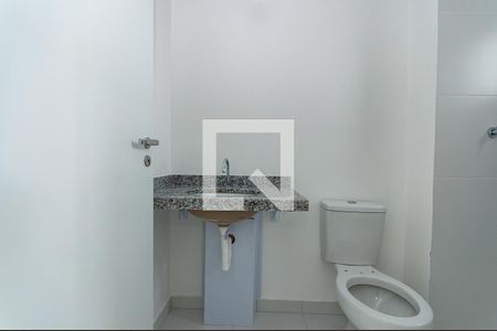 Apartamento à venda com 133m², 3 quartos e 2 vagasBanheiro do quarto 2 Suíte