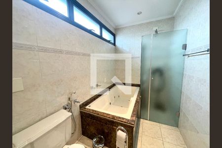 Apartamento à venda com 315m², 3 quartos e 3 vagas Apartamento à venda com 315m², 3 quartos e 3 vagasBanheiro da Suíte Master