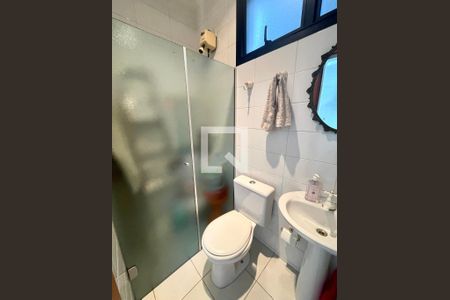 Apartamento à venda com 315m², 3 quartos e 3 vagas Apartamento à venda com 315m², 3 quartos e 3 vagasBanheiro de Serviço