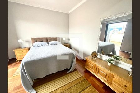 Apartamento à venda com 315m², 3 quartos e 3 vagas Apartamento à venda com 315m², 3 quartos e 3 vagasSuíte Master