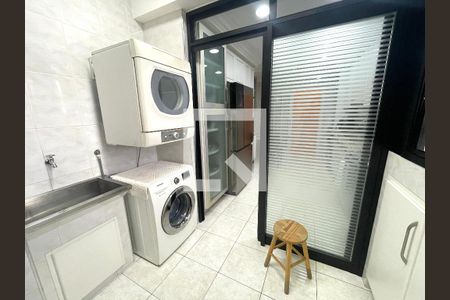 Apartamento à venda com 315m², 3 quartos e 3 vagas Apartamento à venda com 315m², 3 quartos e 3 vagasÁrea de Serviço