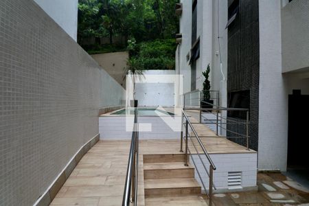 Apartamento para alugar com 225m², 4 quartos e 2 vagasÁrea comum - Piscina