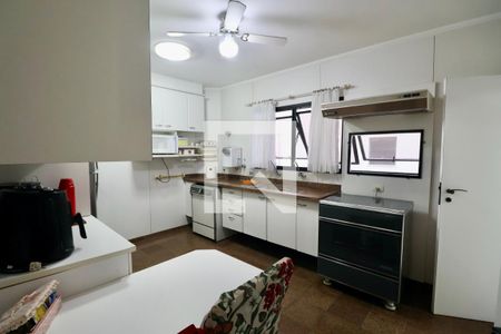 Apartamento para alugar com 225m², 4 quartos e 2 vagasCozinha