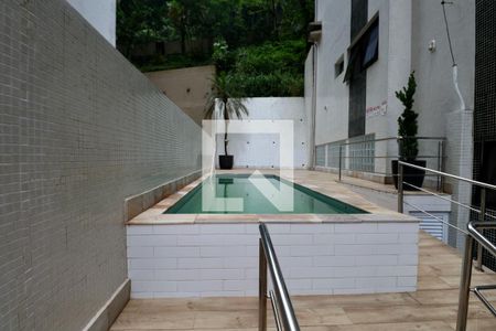 Apartamento para alugar com 225m², 4 quartos e 2 vagasÁrea comum - Piscina