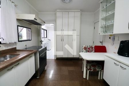 Apartamento para alugar com 225m², 4 quartos e 2 vagasCozinha