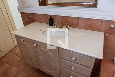 Casa para alugar com 360m², 3 quartos e 3 vagas Casa para alugar com 360m², 3 quartos e 3 vagasBanheiro da suíte 1