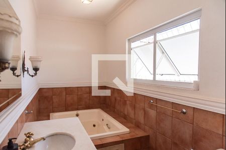 Casa para alugar com 360m², 3 quartos e 3 vagas Casa para alugar com 360m², 3 quartos e 3 vagasBanheiro da suíte 1