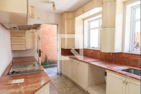 Casa para alugar com 360m², 3 quartos e 3 vagas Casa para alugar com 360m², 3 quartos e 3 vagasCozinha