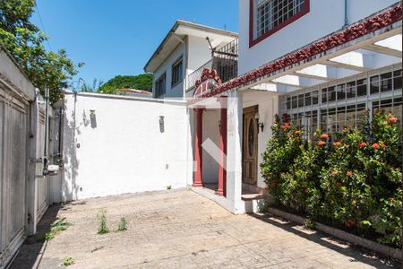 Casa para alugar com 360m², 3 quartos e 3 vagas Casa para alugar com 360m², 3 quartos e 3 vagasGaragem