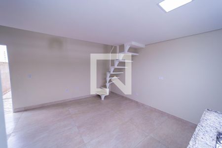 Sala/Cozinha/Área de Serviço de kitnet/studio para alugar com 1 quarto, 32m² em Jardim Veronia, São Paulo