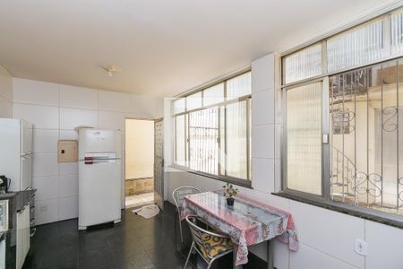 Casa à venda com 195m², 6 quartos e 1 vagaCasa 1 - Cozinha