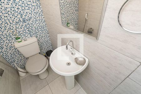 Casa à venda com 195m², 6 quartos e 1 vagaCasa 2 - Banheiro