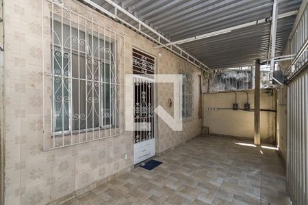 Casa à venda com 195m², 6 quartos e 1 vagaÁrea comum - Varanda e garagem