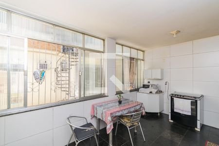 Casa à venda com 195m², 6 quartos e 1 vagaCasa 1 - Cozinha