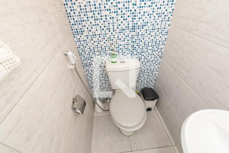 Casa à venda com 195m², 6 quartos e 1 vagaCasa 2 - Banheiro