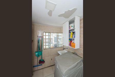 Casa à venda com 195m², 6 quartos e 1 vagaCasa 2 - Área de serviço