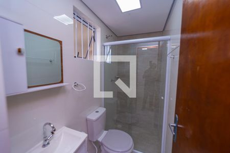 Banheiro de kitnet/studio para alugar com 1 quarto, 32m² em Jardim Veronia, São Paulo