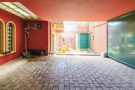 Casa à venda com 326m², 3 quartos e 2 vagas Casa à venda com 326m², 3 quartos e 2 vagasGaragem