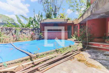 Casa à venda com 326m², 3 quartos e 2 vagas Casa à venda com 326m², 3 quartos e 2 vagasPiscina e Churrasqueira