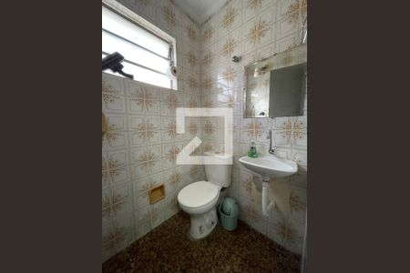 Casa à venda com 122m², 4 quartos e 2 vagasBanheiro de serviço