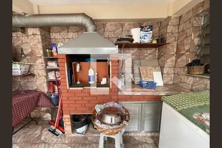 Casa à venda com 122m², 4 quartos e 2 vagasChurrasqueira