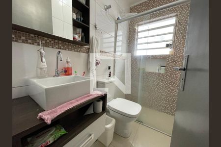 Casa à venda com 122m², 4 quartos e 2 vagasBanheiro Social