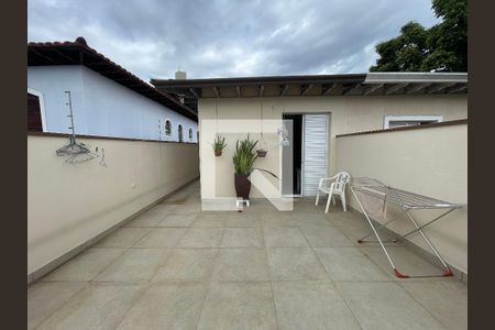 Casa à venda com 122m², 4 quartos e 2 vagasVaranda