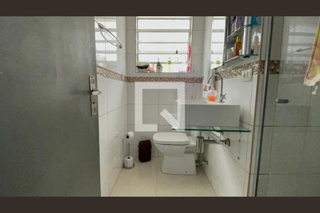 Casa à venda com 122m², 4 quartos e 2 vagasBanheiro da Suíte 1