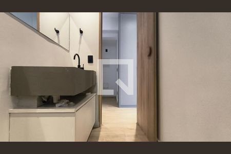 Banheiro de kitnet/studio para alugar com 1 quarto, 68m² em Vila Mariana, São Paulo