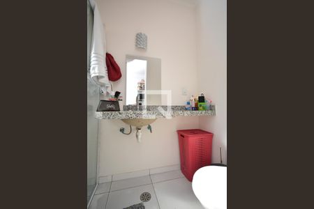 Casa à venda com 131m², 3 quartos e 2 vagasBanheiro da Suíte 2