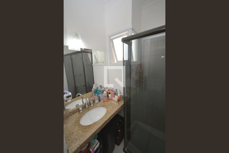 Casa à venda com 131m², 3 quartos e 2 vagasBanheiro da Suíte 1