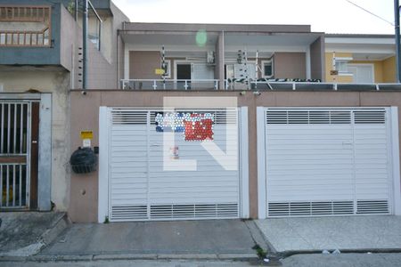 Casa à venda com 131m², 3 quartos e 2 vagasFachada