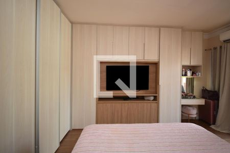 Casa à venda com 131m², 3 quartos e 2 vagasSuíte 1