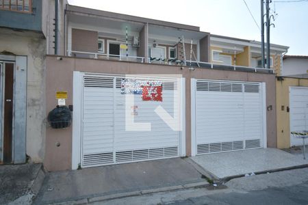 Casa à venda com 131m², 3 quartos e 2 vagasFachada