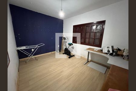 Casa à venda com 224m², 4 quartos e 2 vagas Casa à venda com 224m², 4 quartos e 2 vagasQuarto 3