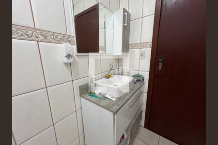 Casa à venda com 224m², 4 quartos e 2 vagas Casa à venda com 224m², 4 quartos e 2 vagasBanheiro 2