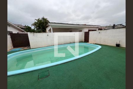 Casa à venda com 224m², 4 quartos e 2 vagas Casa à venda com 224m², 4 quartos e 2 vagasÁrea comum - Piscina