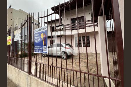 Casa à venda com 224m², 4 quartos e 2 vagas Casa à venda com 224m², 4 quartos e 2 vagasÁrea comum