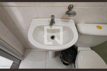 Casa à venda com 75m², 3 quartos e 1 vagabanheiro social