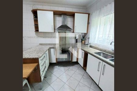 Casa à venda com 3 quartos, 180m² em Parque Sao Domingos, São Paulo