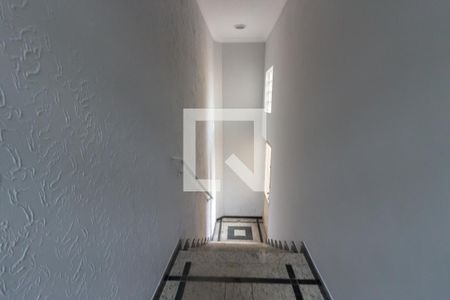 Casa para alugar com 344m², 3 quartos e 2 vagas Casa para alugar com 344m², 3 quartos e 2 vagasEscada