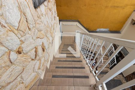 Casa para alugar com 344m², 3 quartos e 2 vagas Casa para alugar com 344m², 3 quartos e 2 vagasEscada