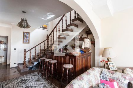 Casa para alugar com 331m², 3 quartos e 7 vagas Casa para alugar com 331m², 3 quartos e 7 vagasSala