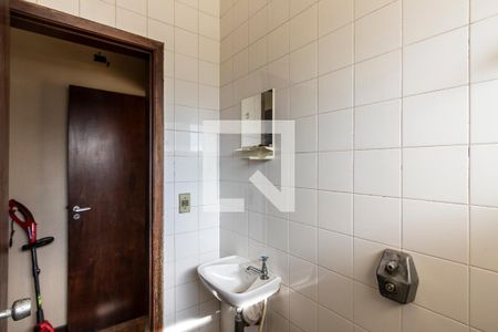 Casa para alugar com 331m², 3 quartos e 7 vagas Casa para alugar com 331m², 3 quartos e 7 vagasBanheiro de Serviço