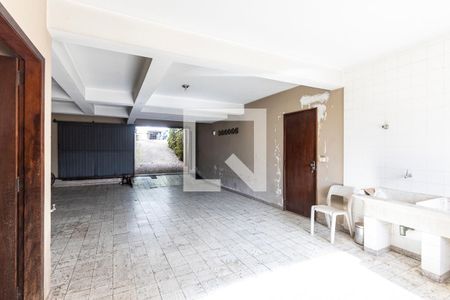 Casa para alugar com 331m², 3 quartos e 7 vagas Casa para alugar com 331m², 3 quartos e 7 vagasÁrea comum