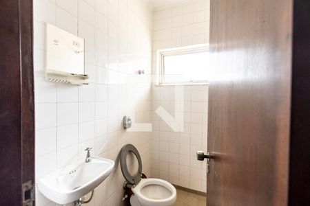 Casa para alugar com 331m², 3 quartos e 7 vagas Casa para alugar com 331m², 3 quartos e 7 vagasBanheiro de Serviço