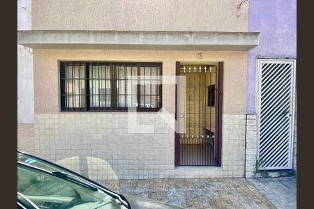 Casa à venda com 150m², 3 quartos e sem vaga Casa à venda com 150m², 3 quartos e sem vagaFachada